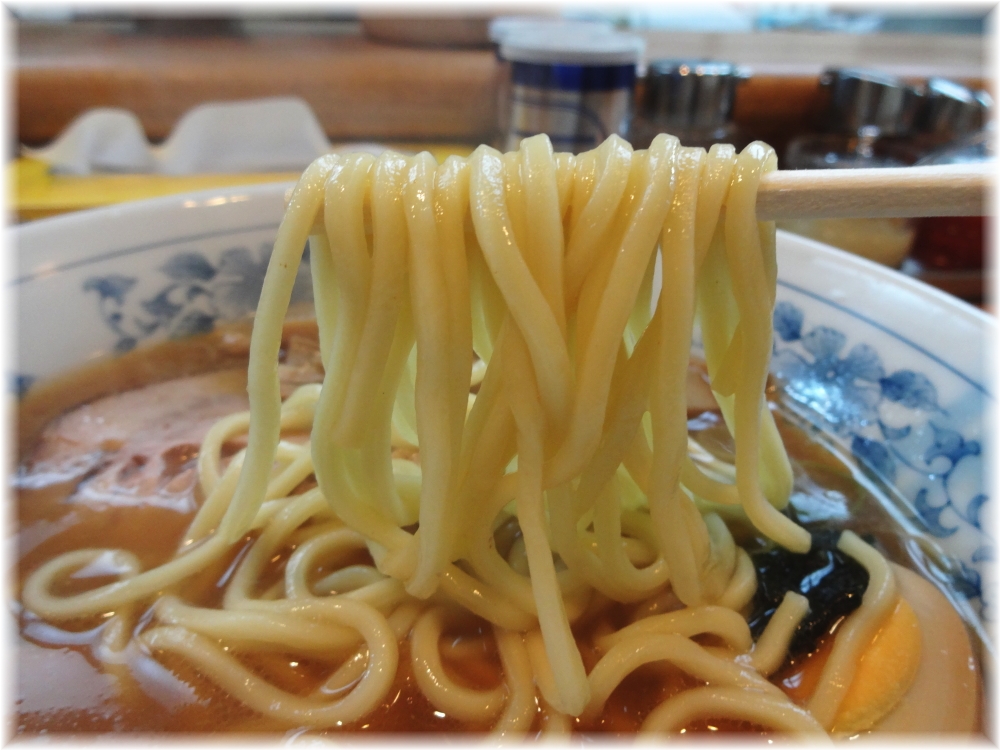 麺屋ごとう ラーメン(小)の麺