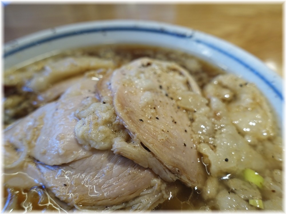 凪川口東口駅前店 脂(ふつうの煮干ラーメン)のチャーシュー