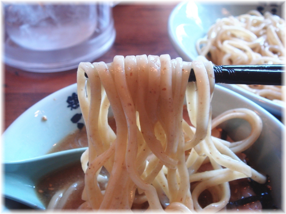 三三七 つけめん一番搾りの麺2