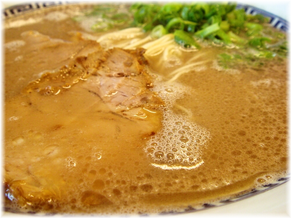 西谷家前原店 ラーメンのスープ