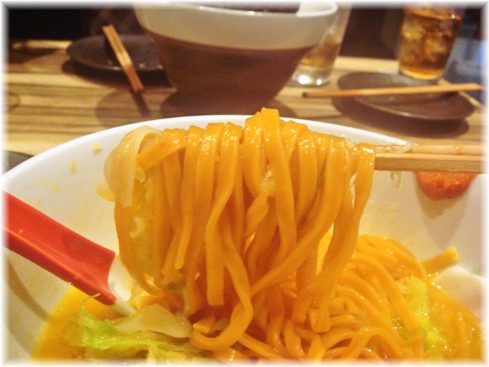 ソラノイロ4 ベジソバの麺