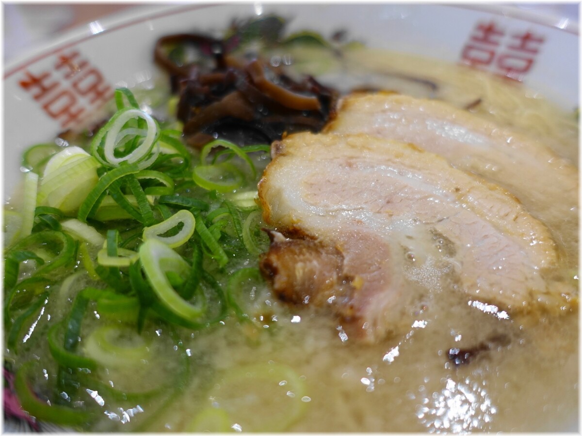 博多だるまMM店 博多セットのラーメンの具2