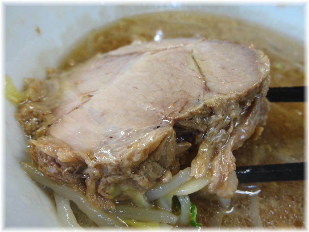 神保町二郎 ラーメン小(麺少なめ)の豚