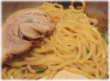 三代目まる助 魚介まぜそばの麺