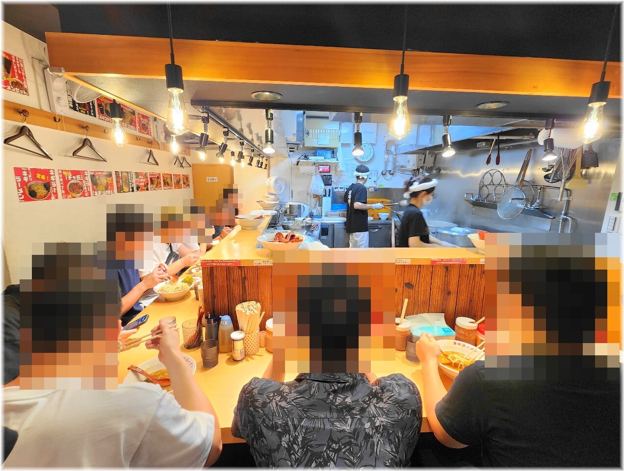○新 ネギラーメン新橋店 店内