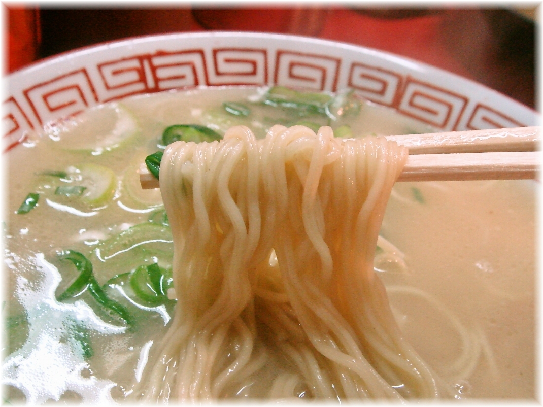 長浜ナンバーワン(屋台) ラーメンの麺