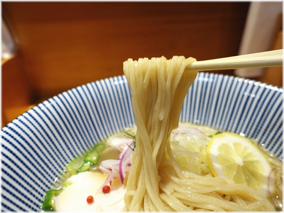 たかはし上野店2 牡蠣と焼きあごの冷し麺の麺