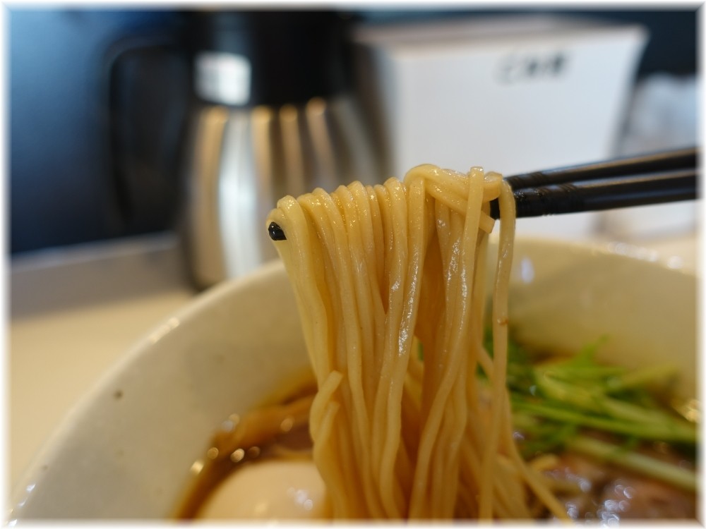 麺場80’S 80(ハチマル)ラーメン+味玉の麺