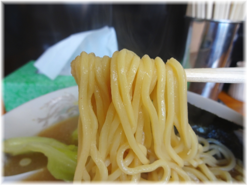 うえむらや キャベ玉ラーメンの麺