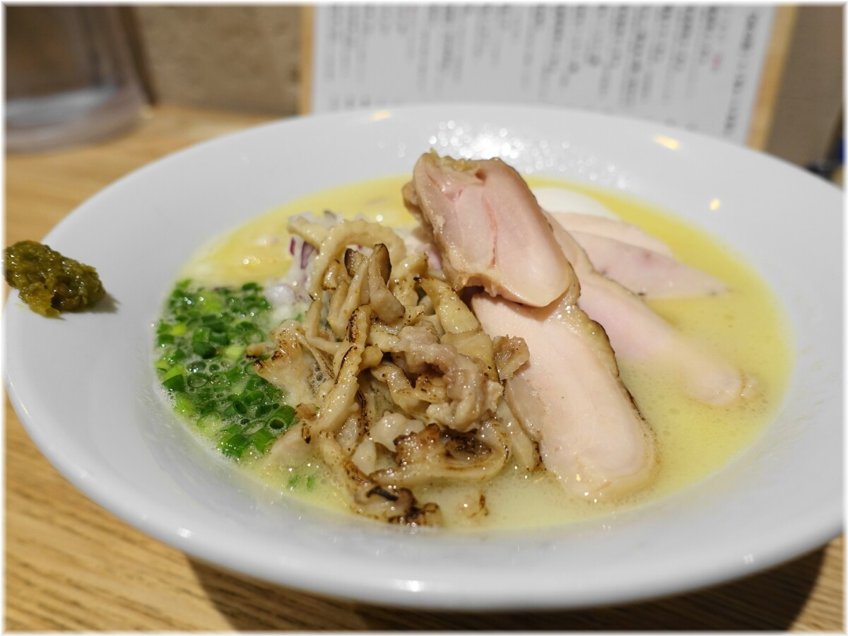 富ヶ谷鳥と麺と 特製鶏白湯らーめんの具