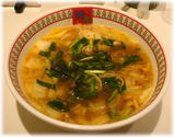 神座 新宿店 ニラ投入後のラーメン