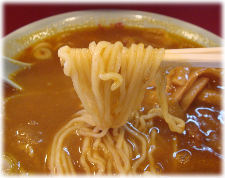 太源 カレーラーメンの麺