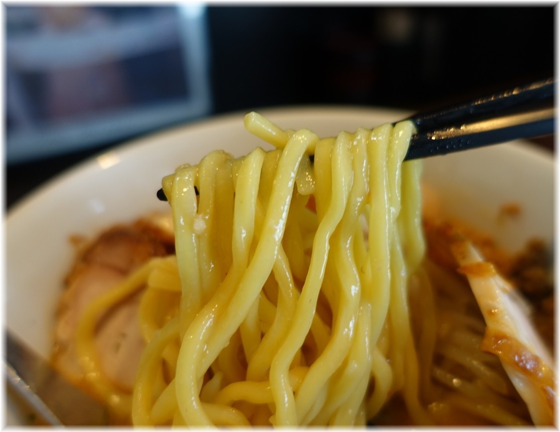 ねじ式 特味噌らぁめんの麺