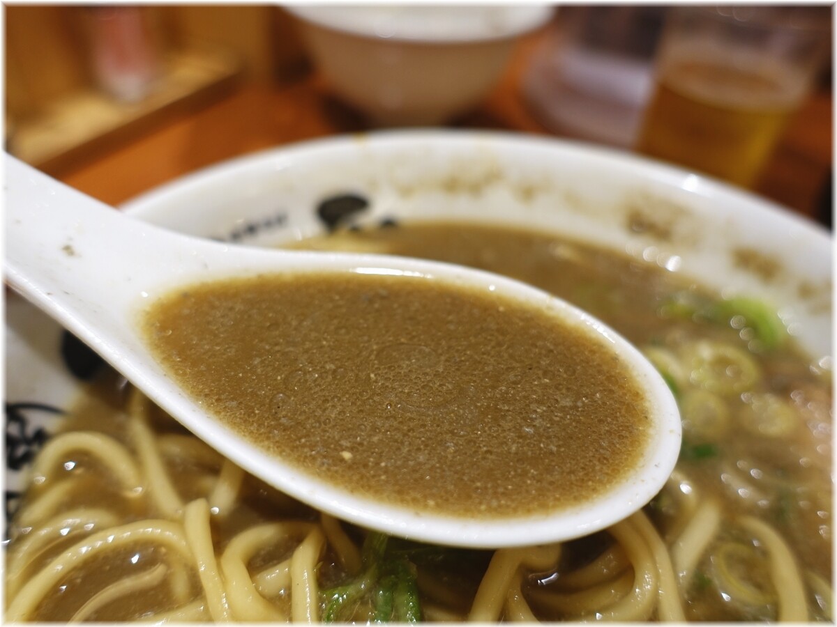 ひらこ屋TRS店2 濃口煮干そば.のスープ