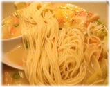 博多ラーメン 由丸 とんこつ海老らーめんの麺