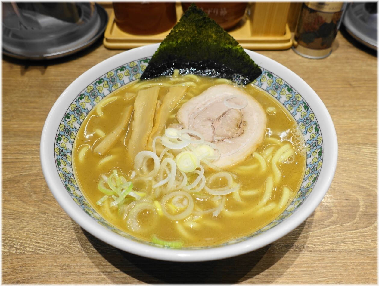やすべえ田町店2 塩らーめん