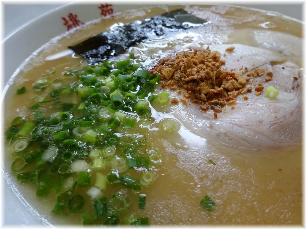 桃苑 ラーメンのスープ