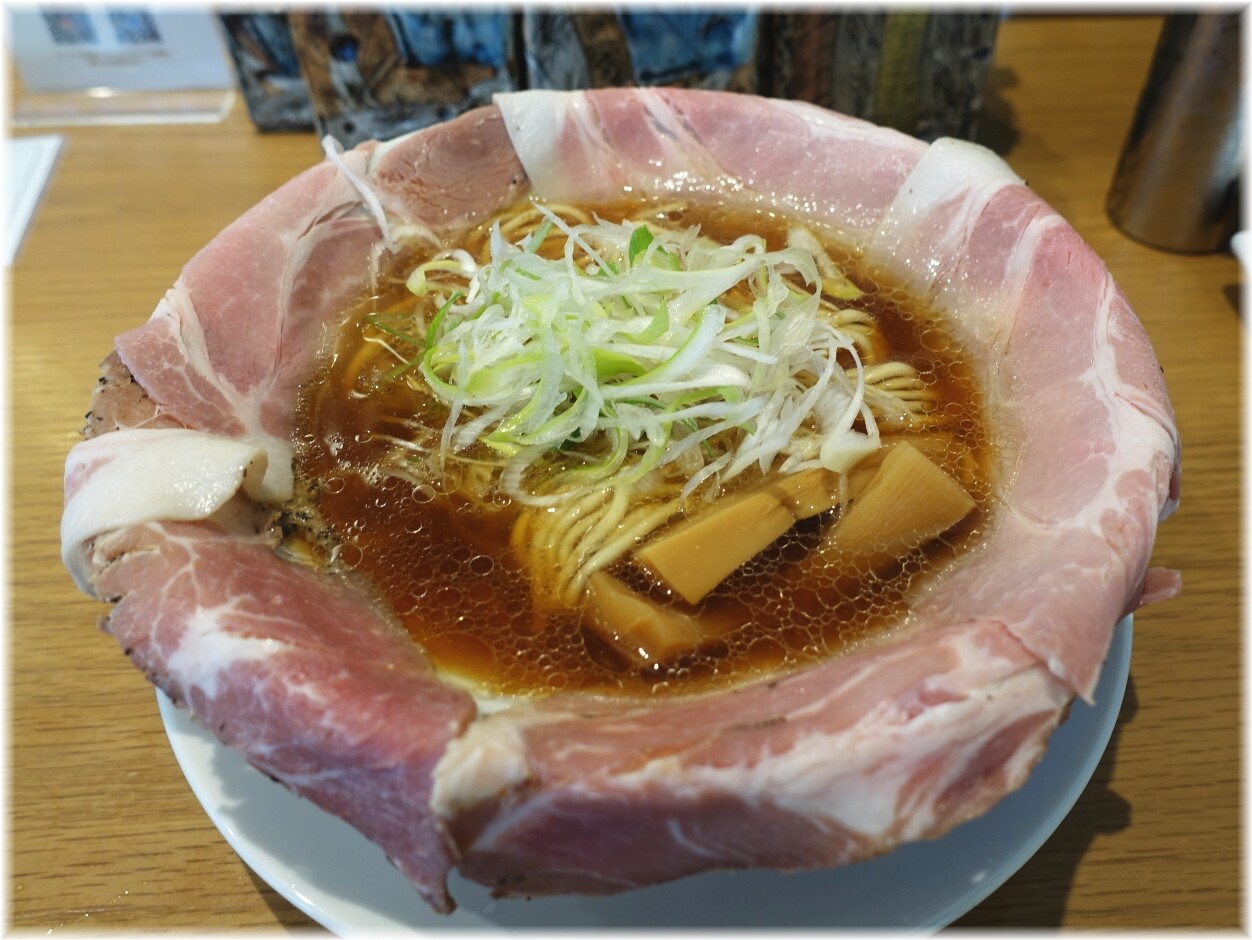 ラーメン大戦争神田店 ピストル