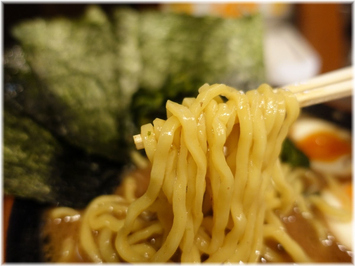わいず のり玉ラーメンの麺