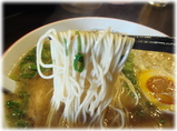 博多新風 濃厚豚骨さかな風味の麺