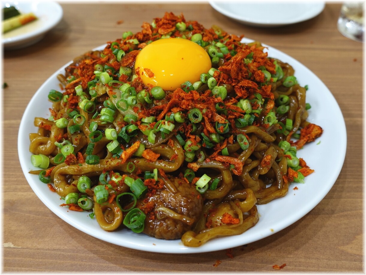 スタンド富士浜松町店 スパイスホルモンヤキソバ