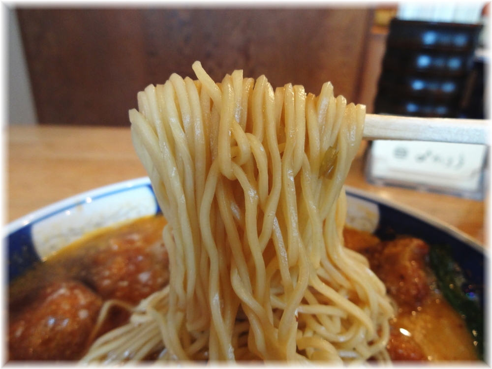 虎ノ門よかろう ぱいこうだんだんめんの麺