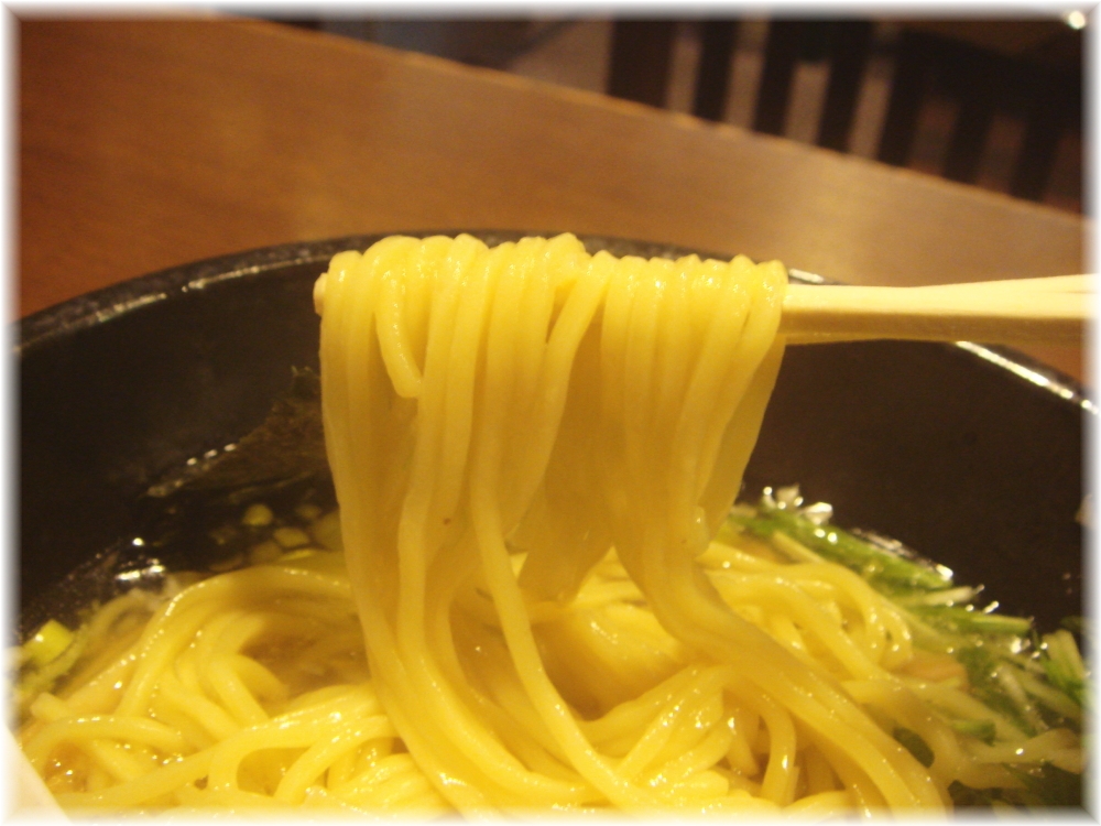 もぐや 塩ラーメンの麺