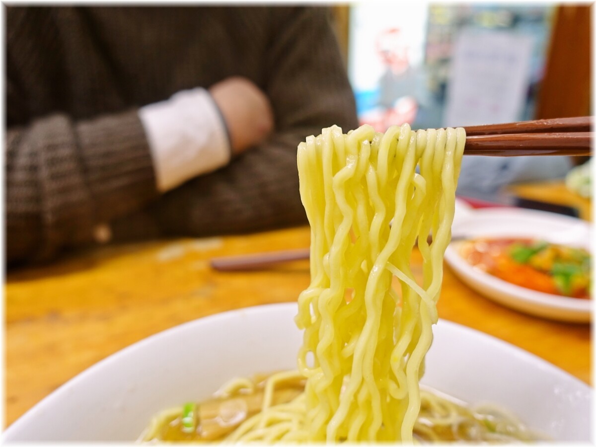 太陽高円寺店 ラーメンの麺