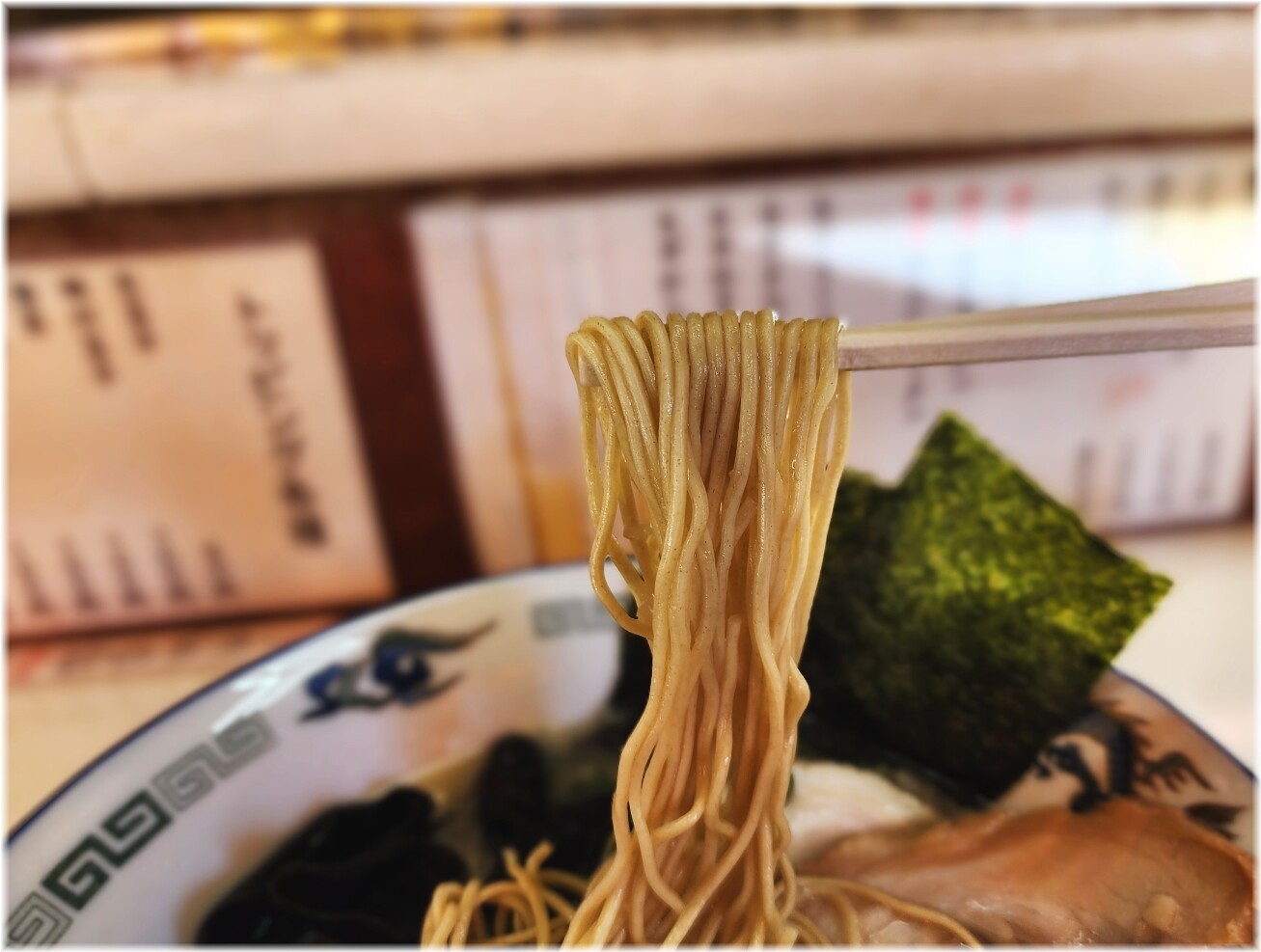 えちご本店 博多ラーメンの麺