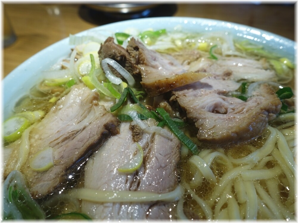 えっちゃんラーメン。田町店2 チャーシュー麺ネギトッピングのチャーシュー