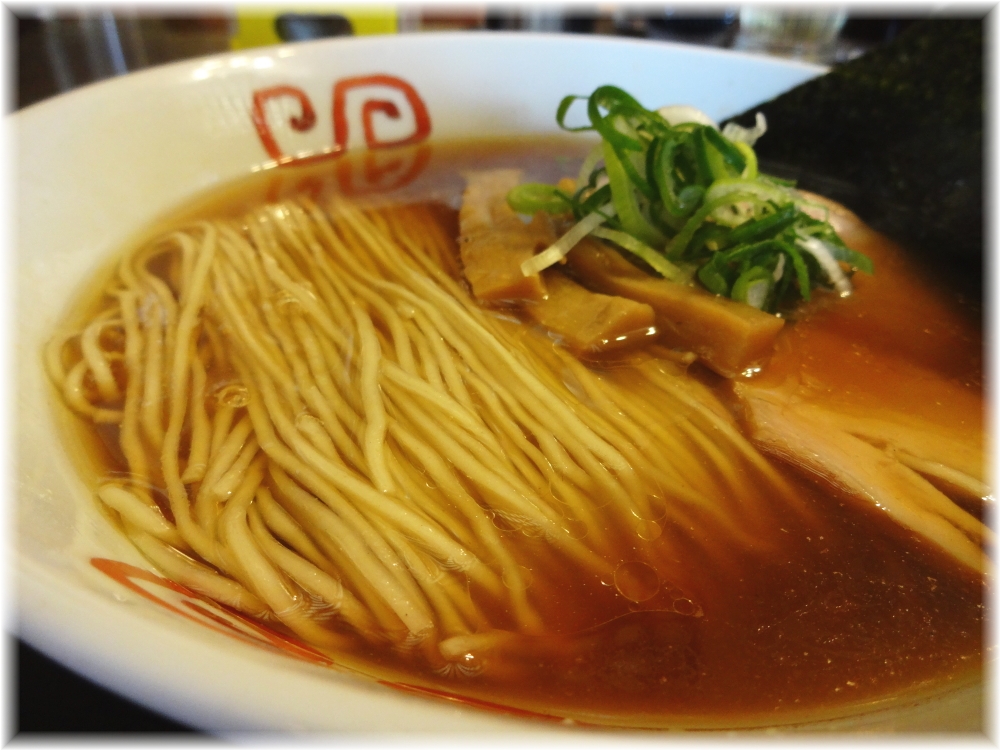 麺や食堂 味玉そばのスープ