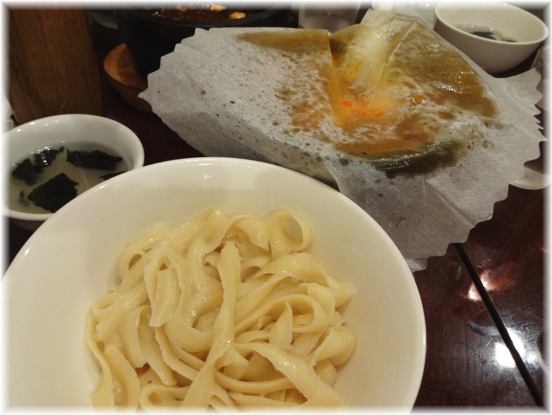味覚 頂天石焼麻婆刀削麺
