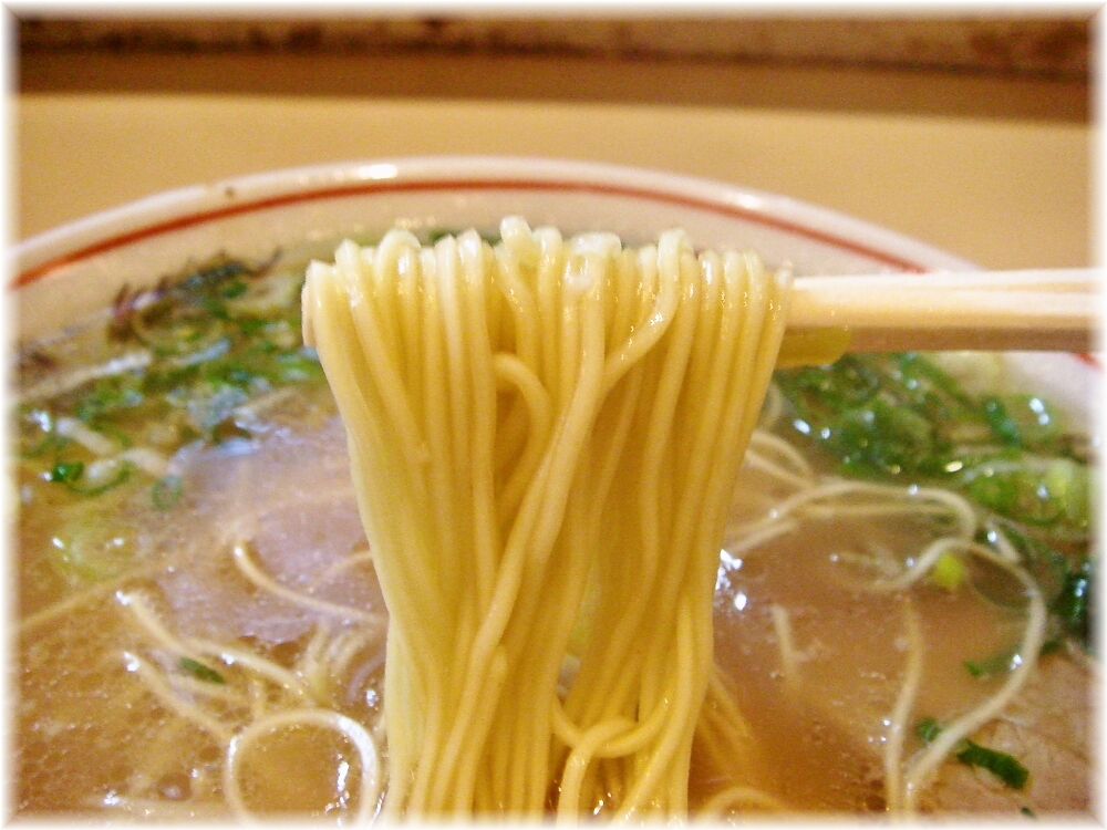 一龍亭 ラーメンの麺