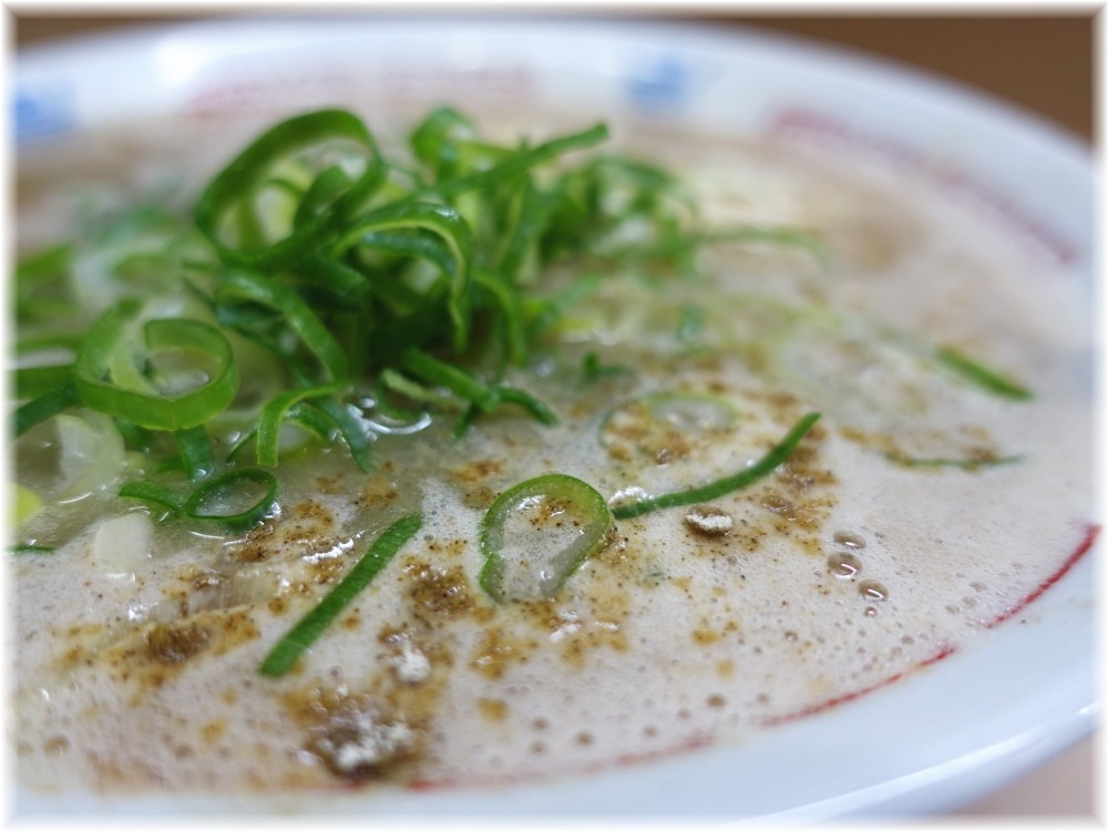 八ちゃんラーメン4 ラーメンのスープ