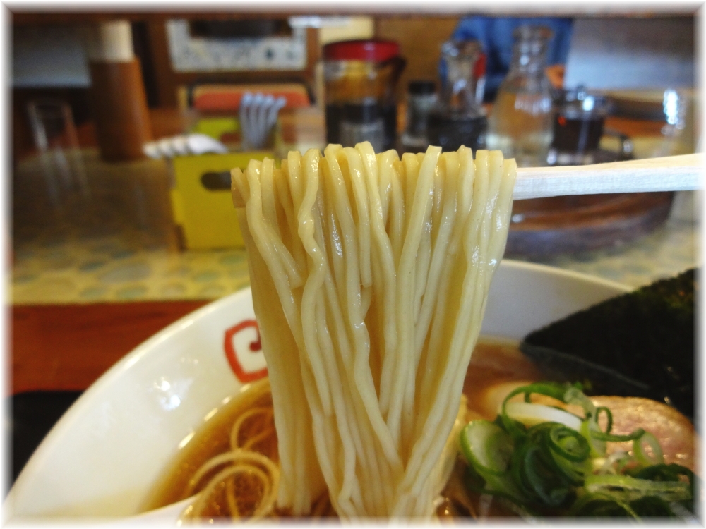 麺や食堂 味玉そばの麺