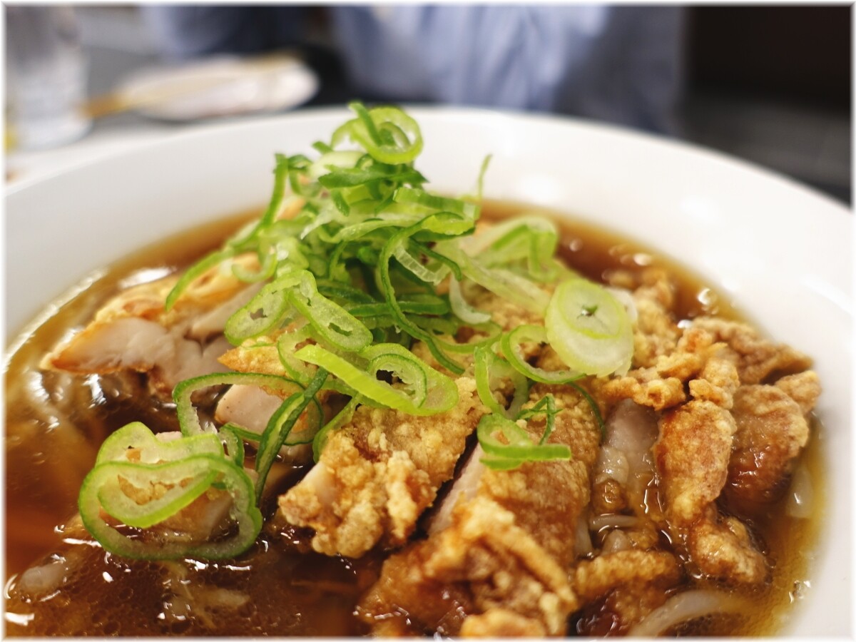 餃子の味よし渋谷道玄坂店 パーコー風からあげラーメンの具2