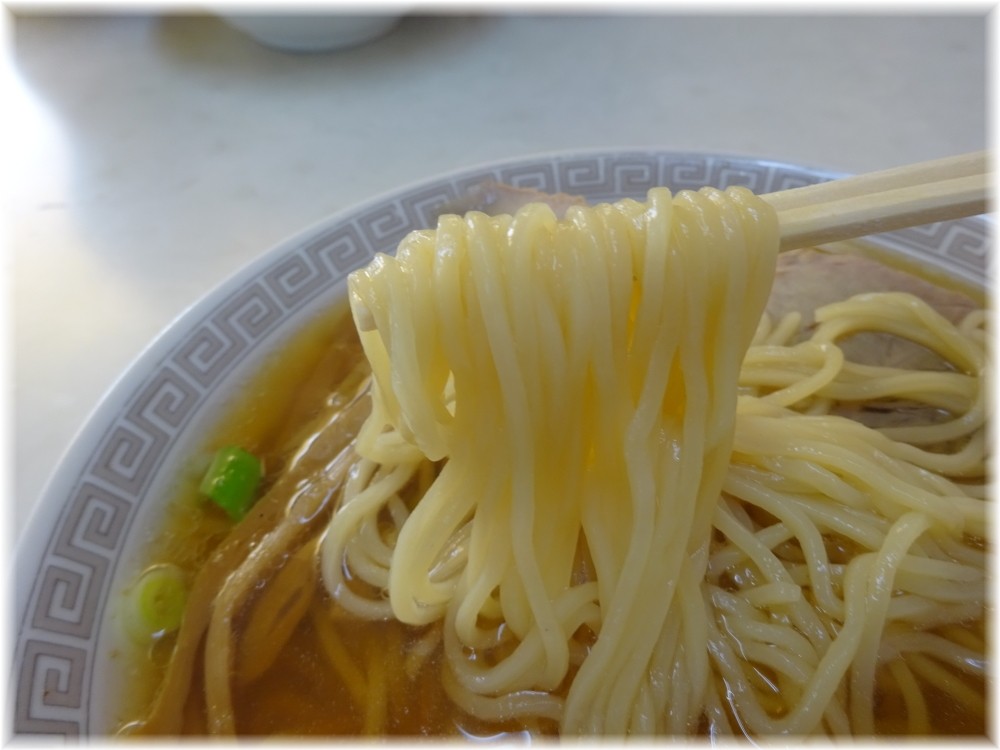新京亭支店 中華そばの麺