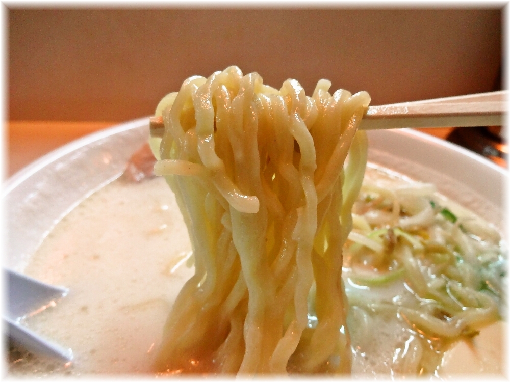 こぐま 牛乳ラーメンの麺