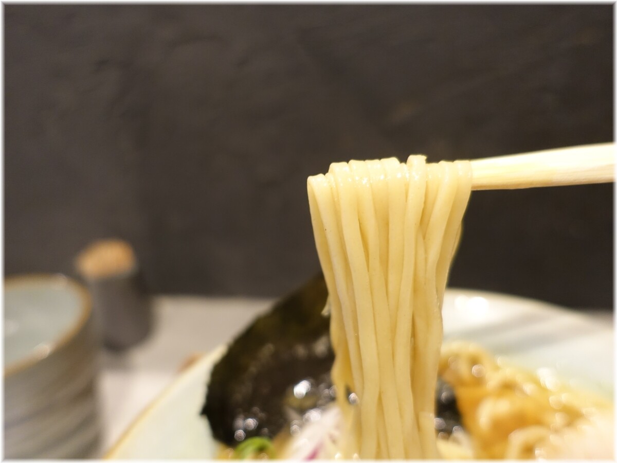 青麦2 らあめん清濁の麺