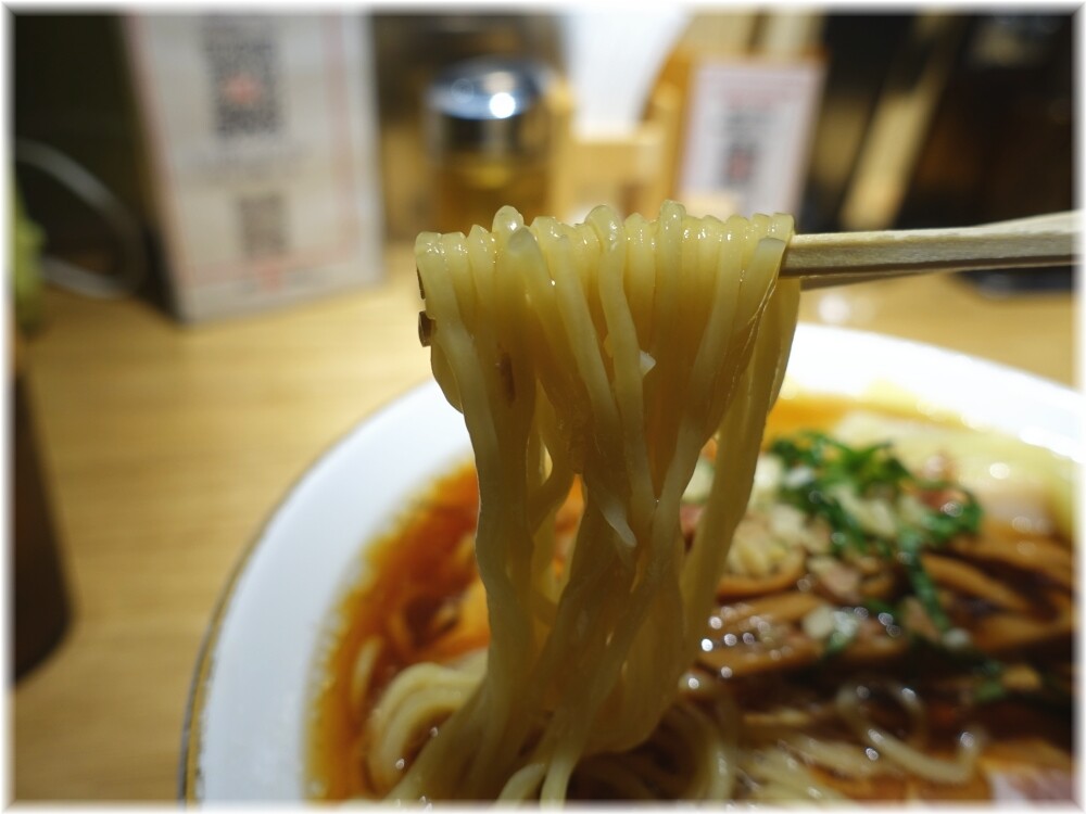 凪田町店2 冷やしラーメンの麺