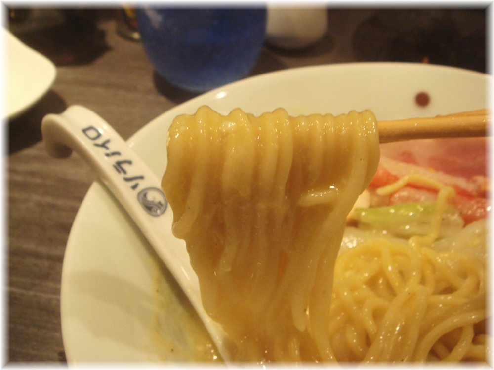 ソラノイロ3 金色のコーンとろみソラちゃんぽんの麺