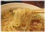 九州ラーメン 皆笑 ラーメンの麺