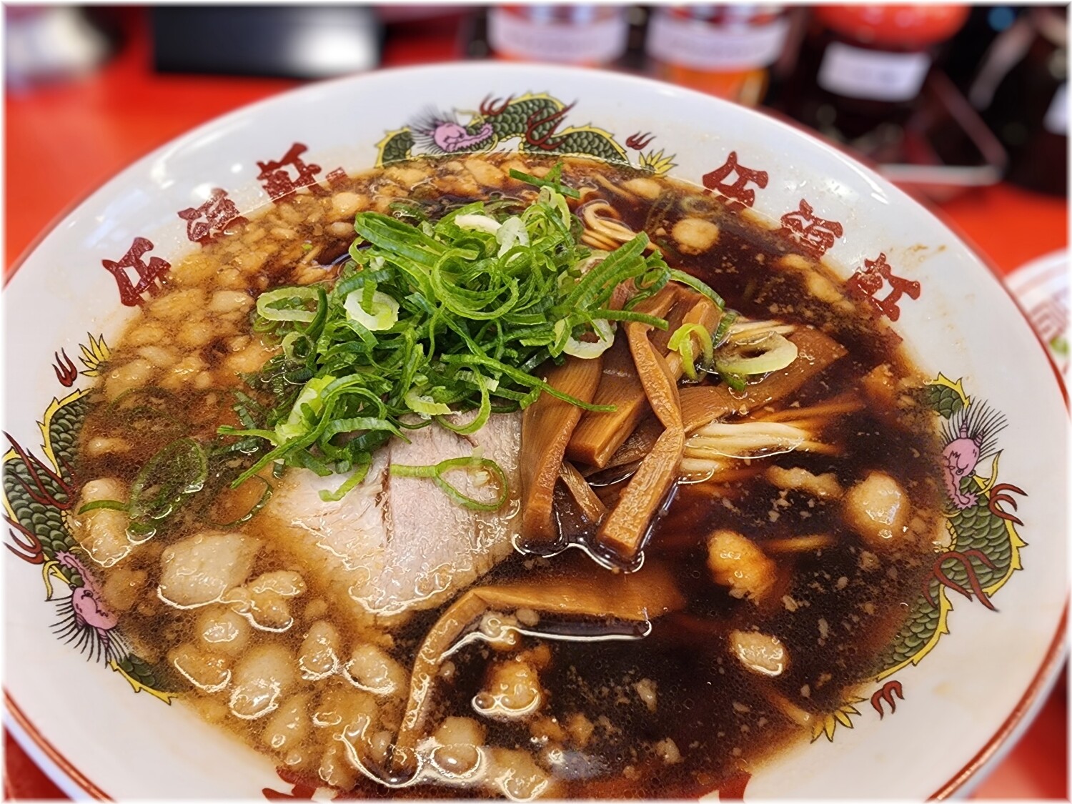 伍福軒田町店 背脂黒ヤキメシ定食のラーメンの具