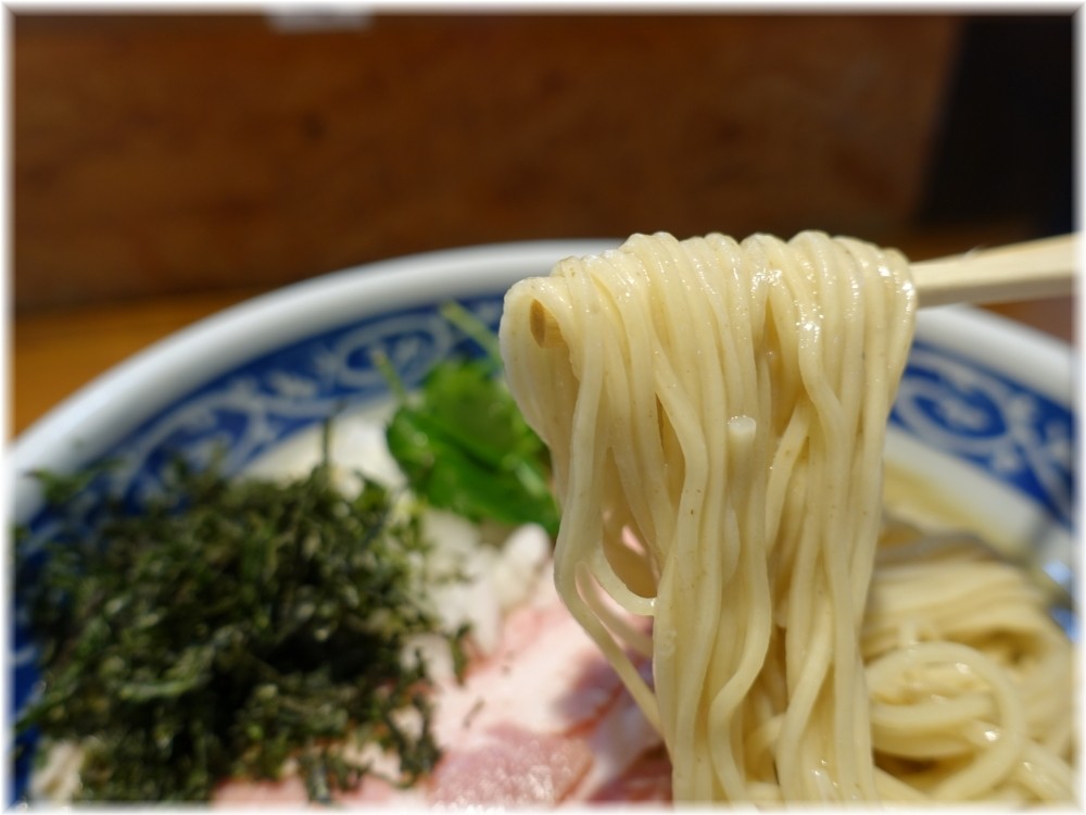 寿製麺よしかわ6 濃い冷やし煮干しそばの麺