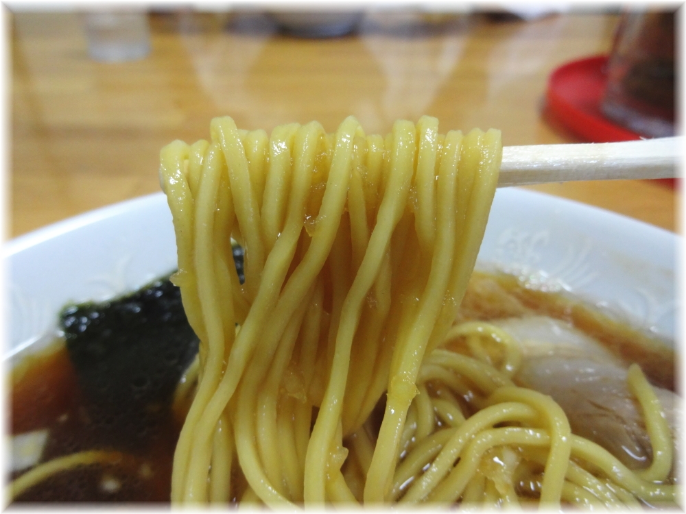 みんみんラーメン バラチャーシューメンの麺