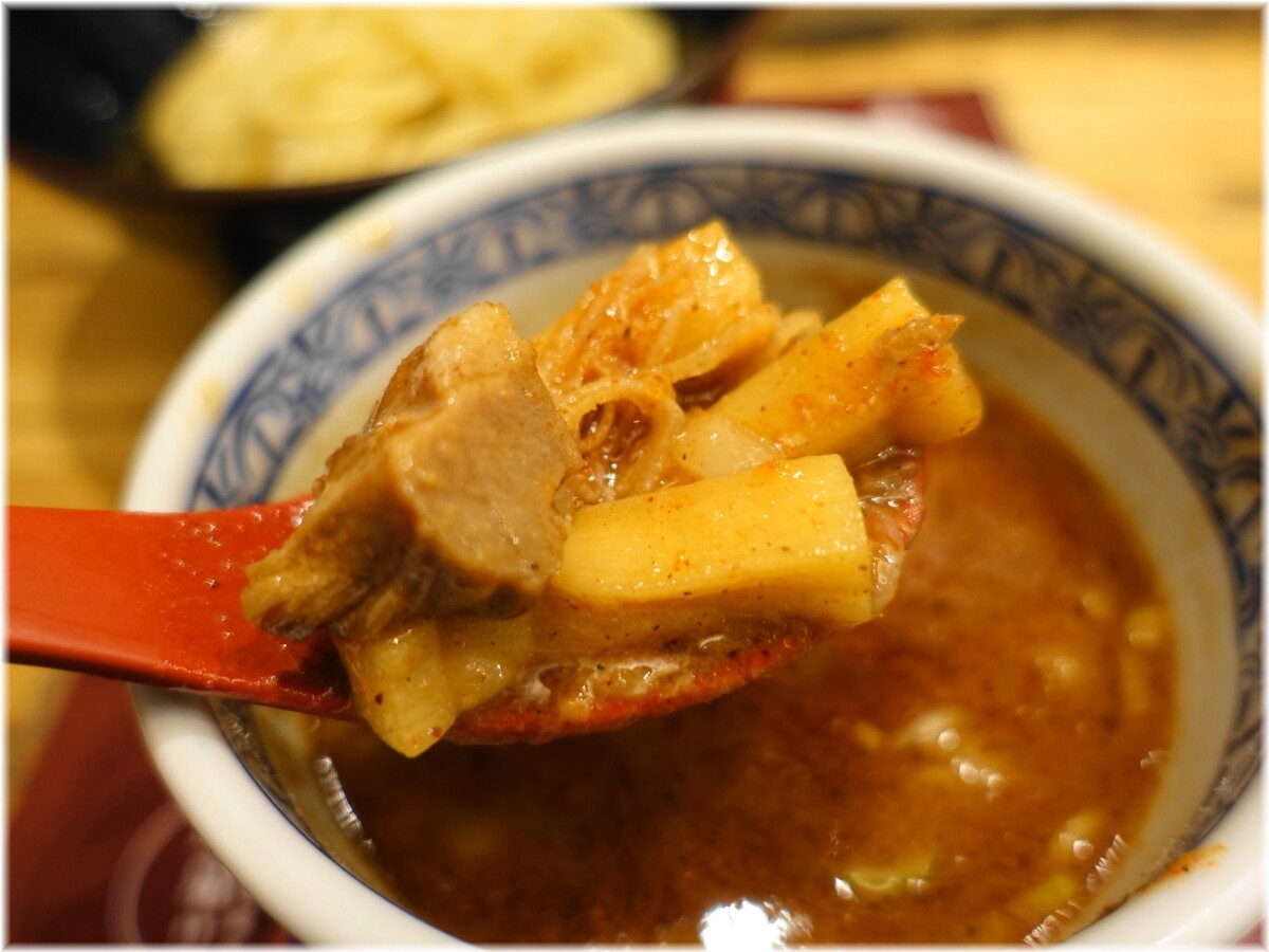 三田製麺所10 濃厚海老つけ麺のつけ汁の具