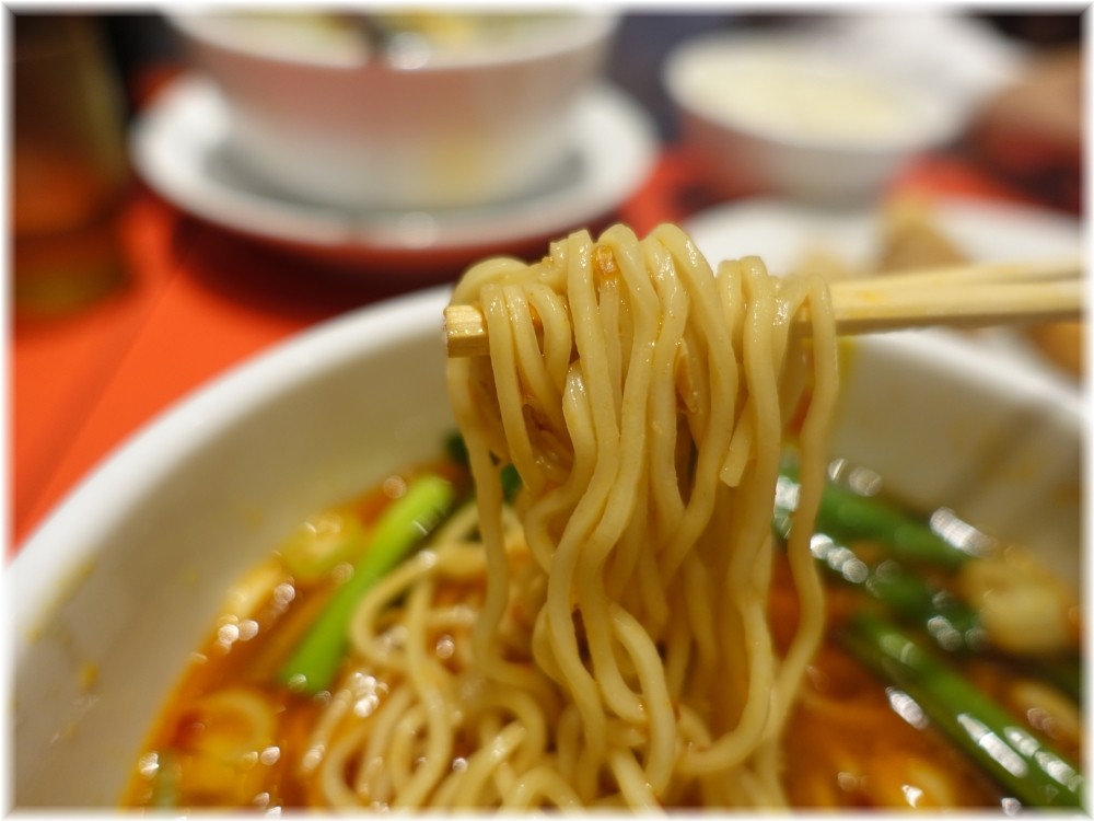 味仙東京神田西口店 台湾味噌ラーメンの麺