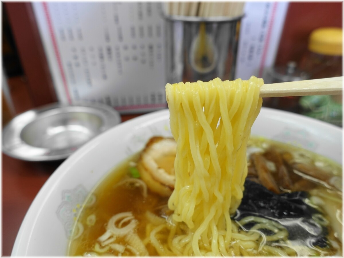 中華けいこ 醤油ラーメンの麺