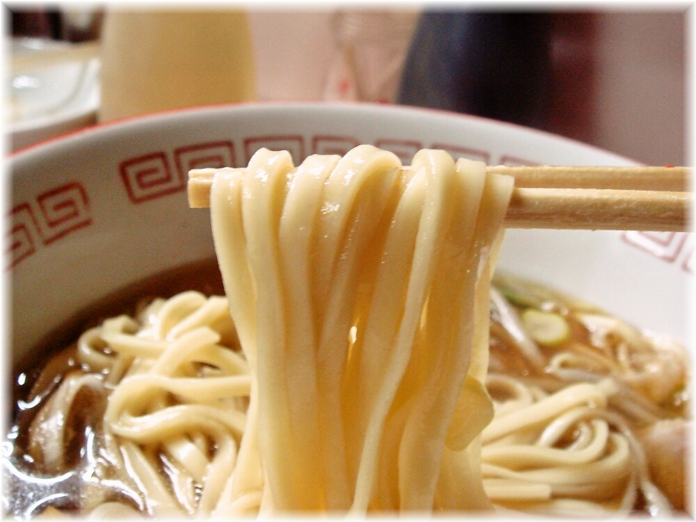 岐阜屋 ラーメンの麺