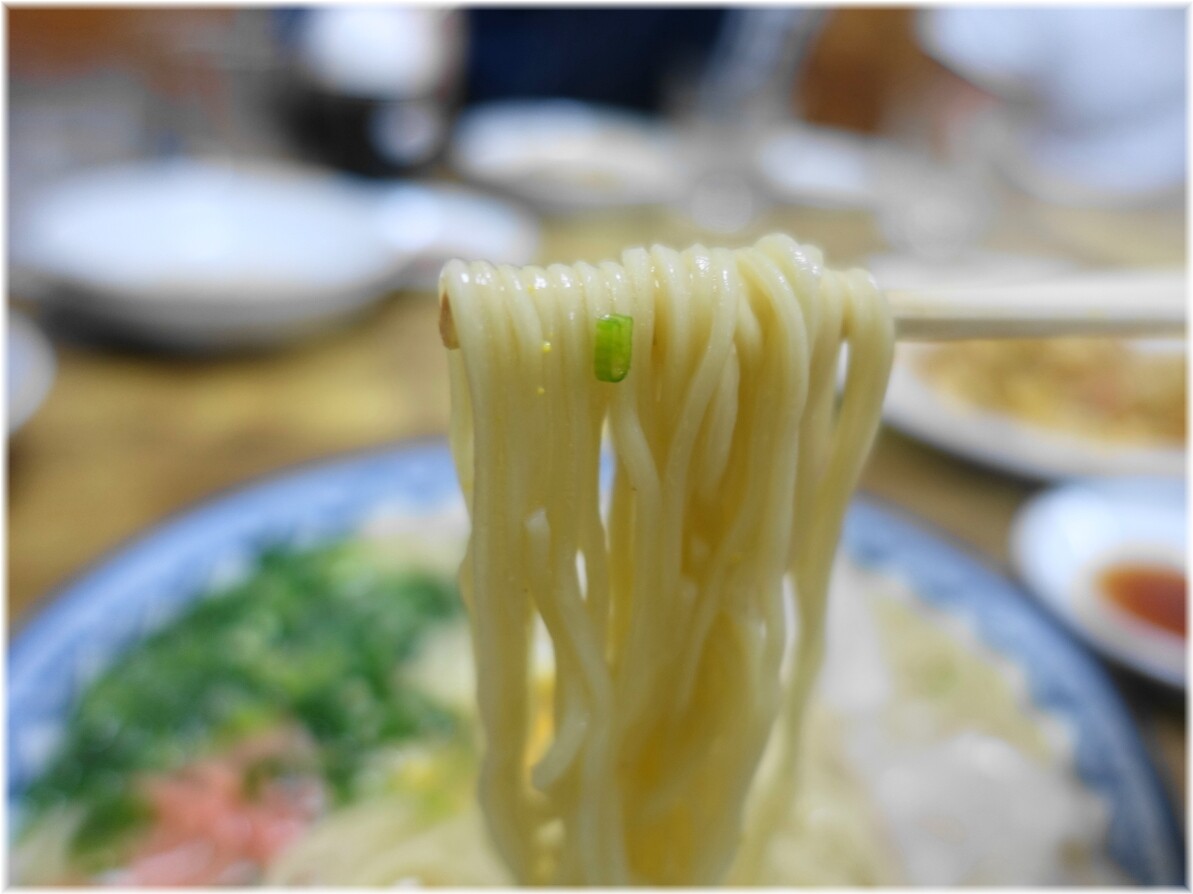 丸好(丸好食堂) ラーメンの麺